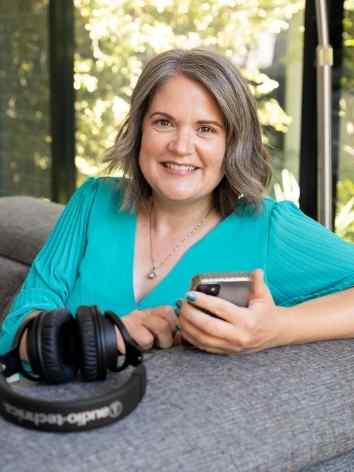 Laura McRae